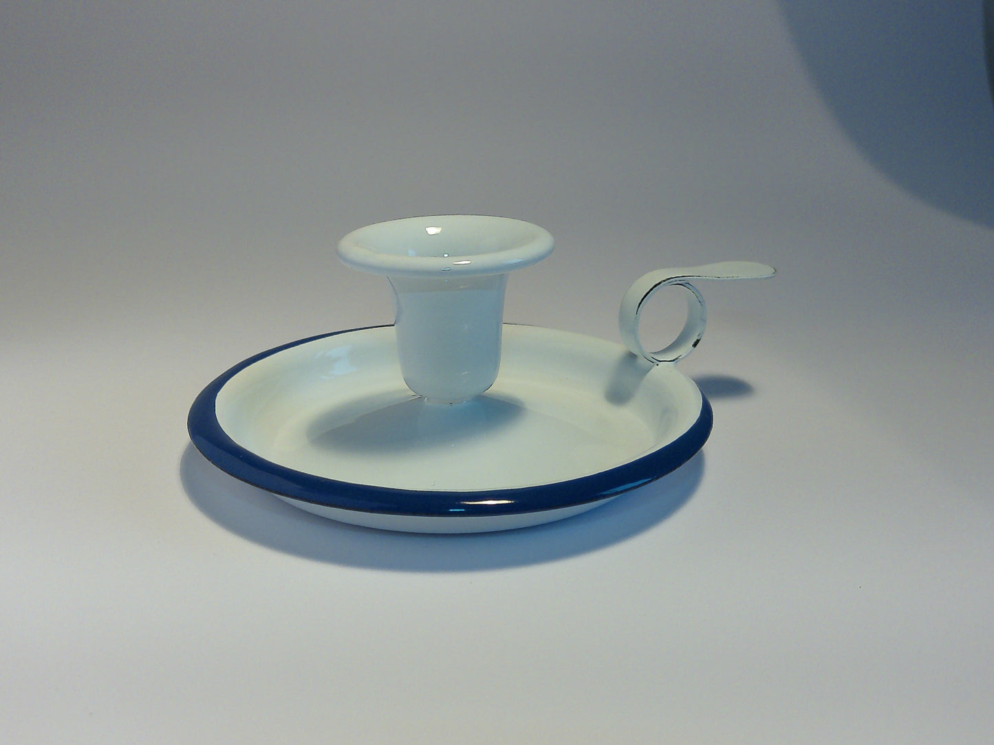 Münder Email Kerzenhalter emailliert 14,5 cm x 13,0 cm x 6 cm, Farbe weiß mit blauem Rand