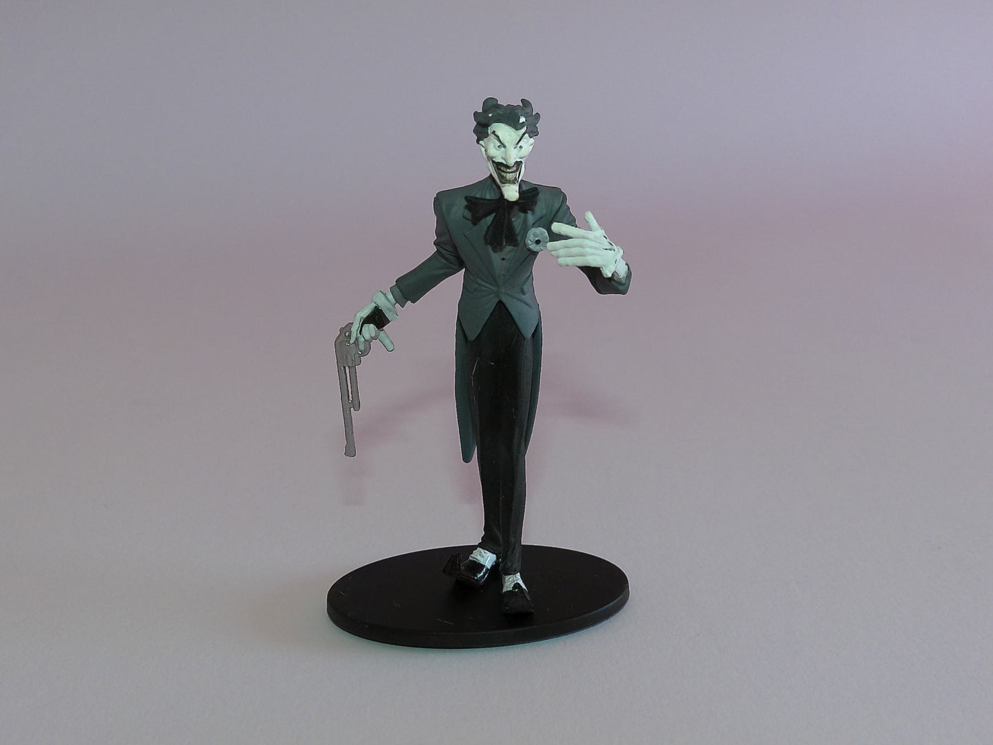 DC Batman Black & White Sammelfigur – Joker (9,3 cm)